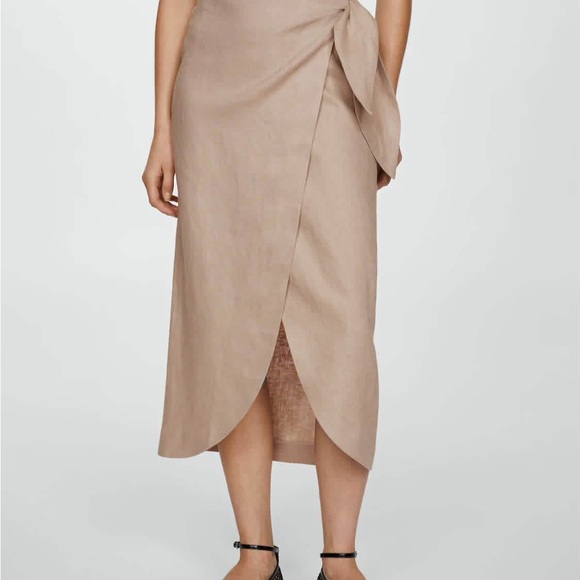 Elegant Tan Wrap Skirt - Picture 1 of 3